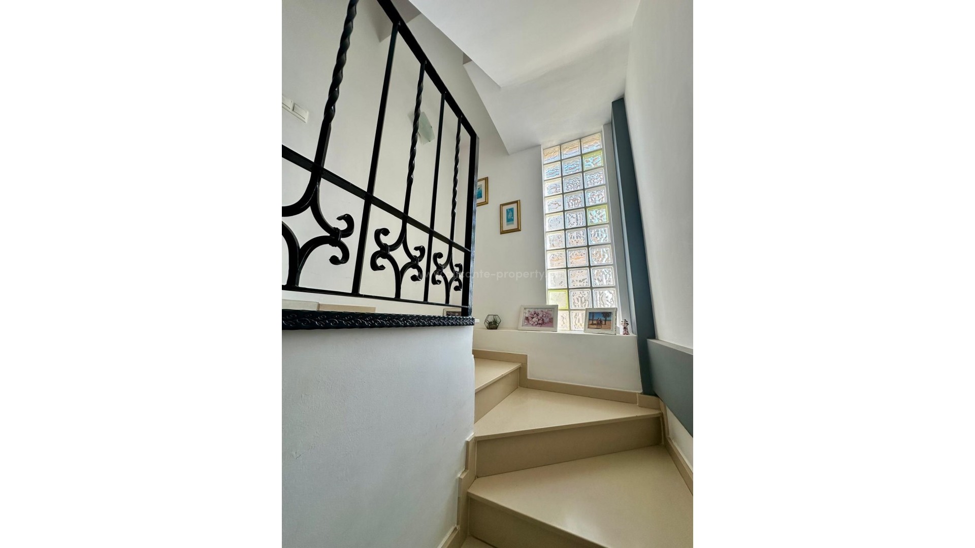 Villa in Los Montesinos Centro