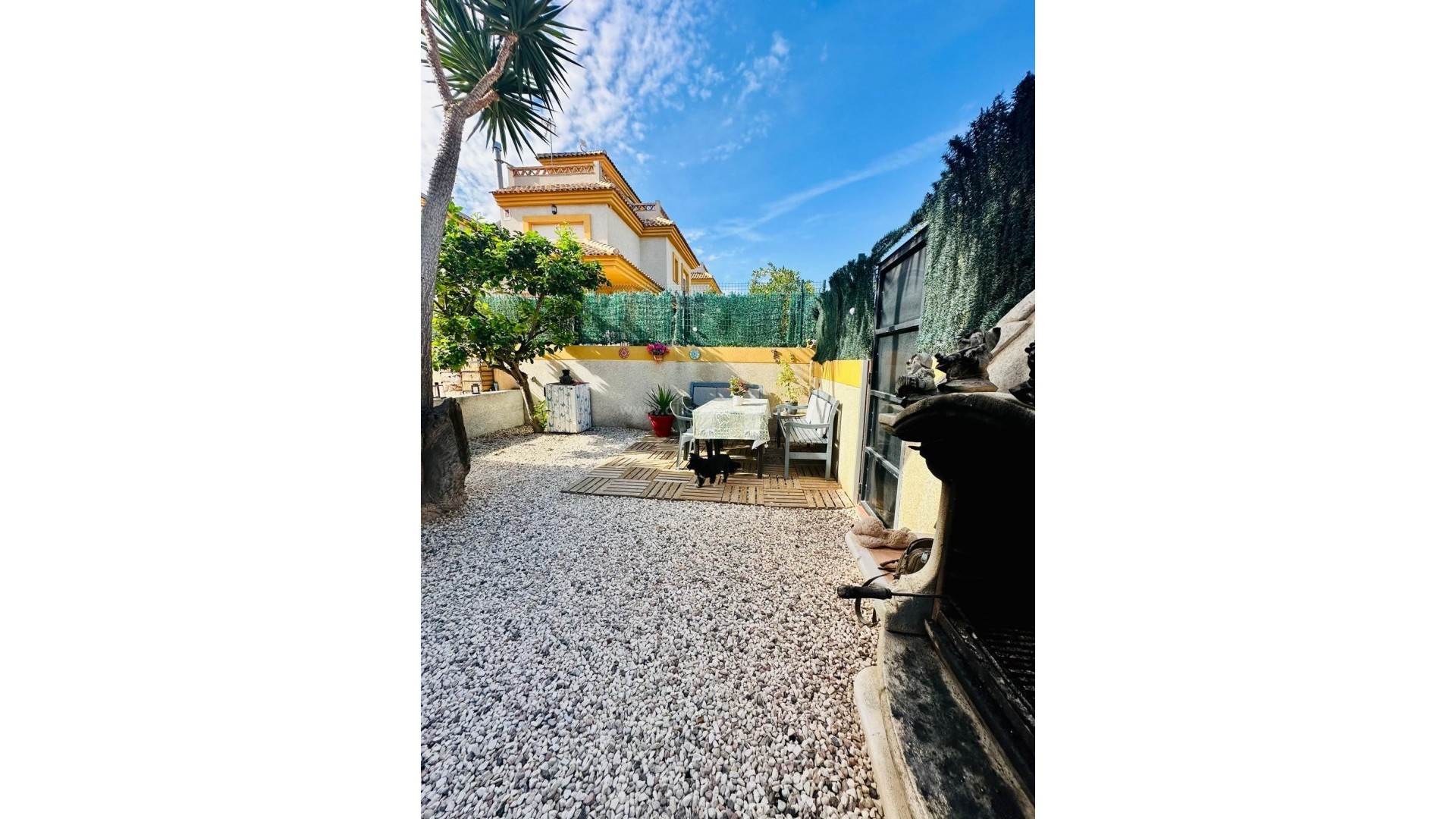 Villa in Los Montesinos Centro