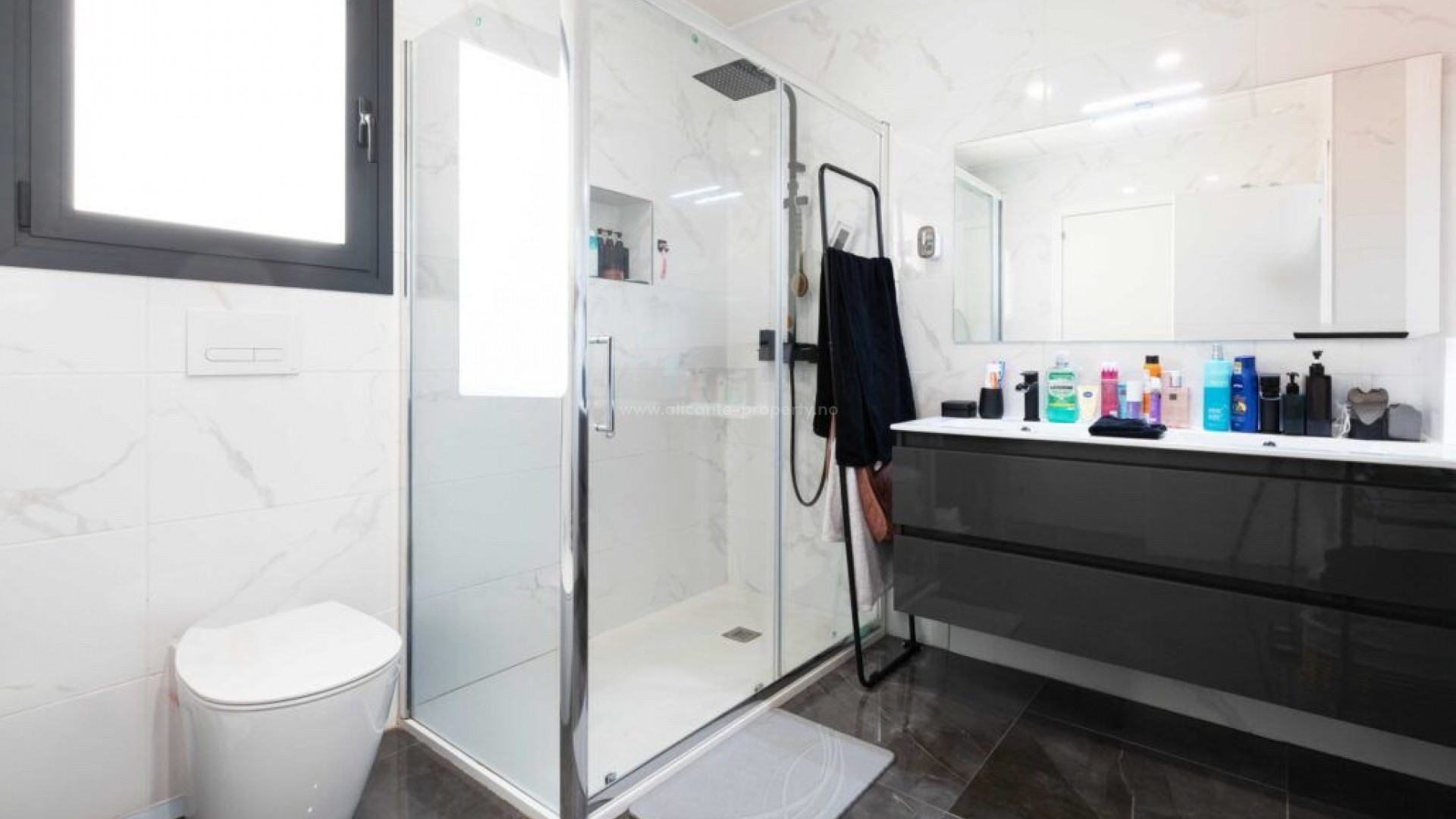 Villa in Los Montesinos Centro