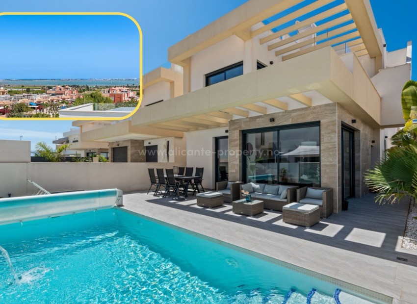 Villa in Los Montesinos Centro