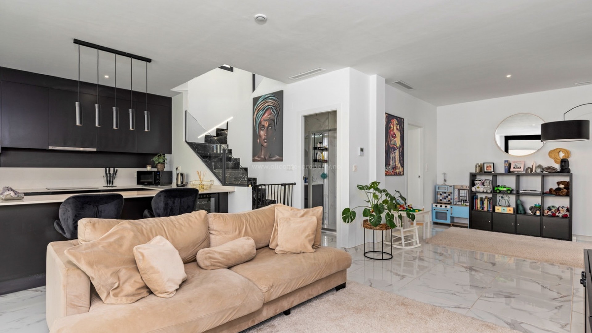 Villa in Los Montesinos Centro