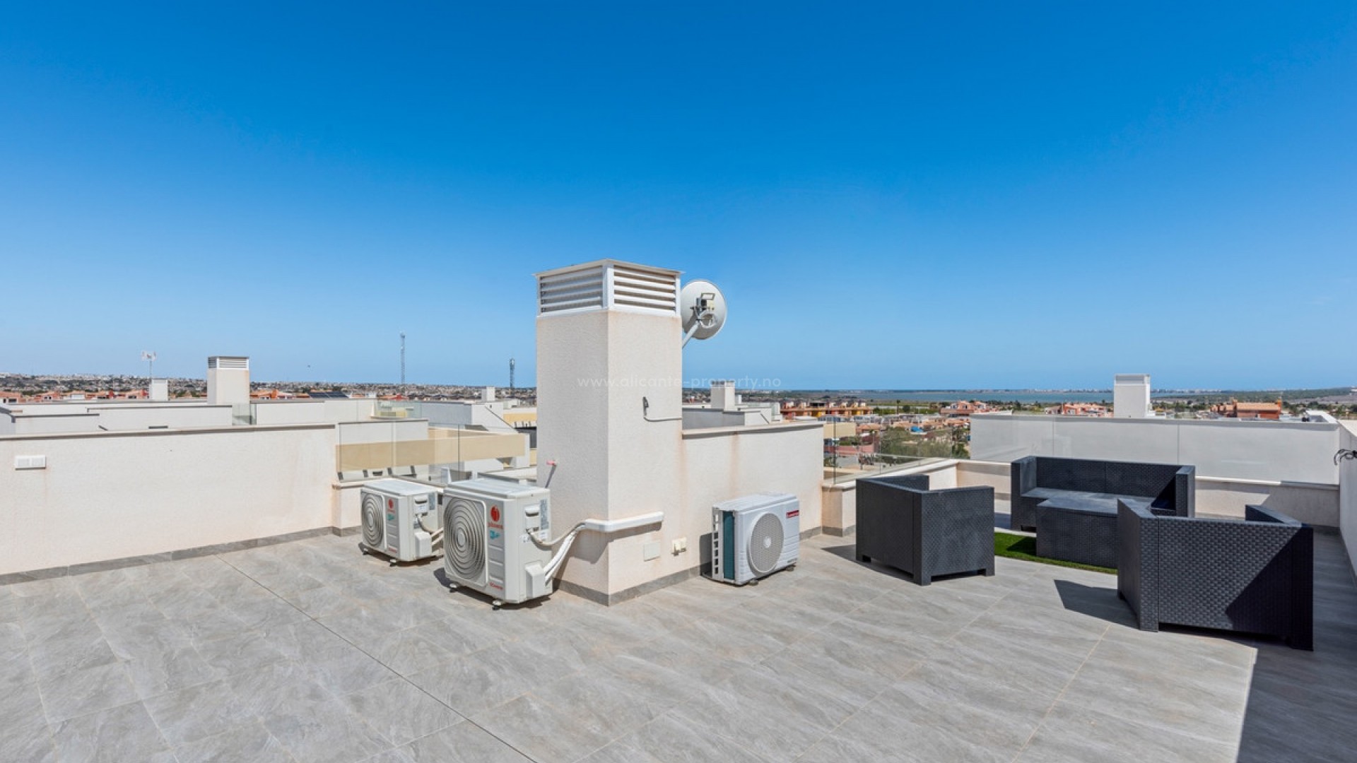 Villa in Los Montesinos Centro