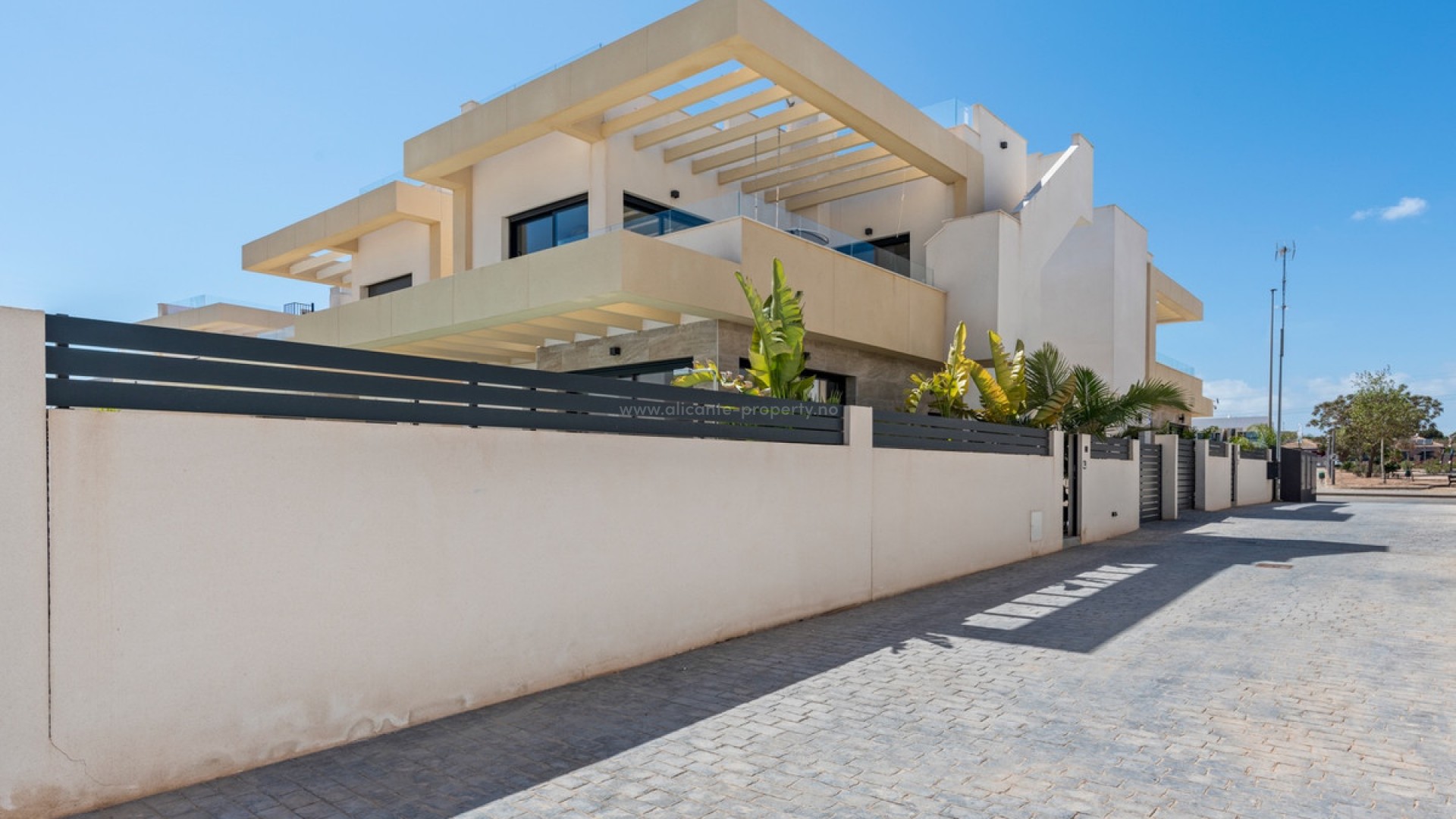 Villa in Los Montesinos Centro