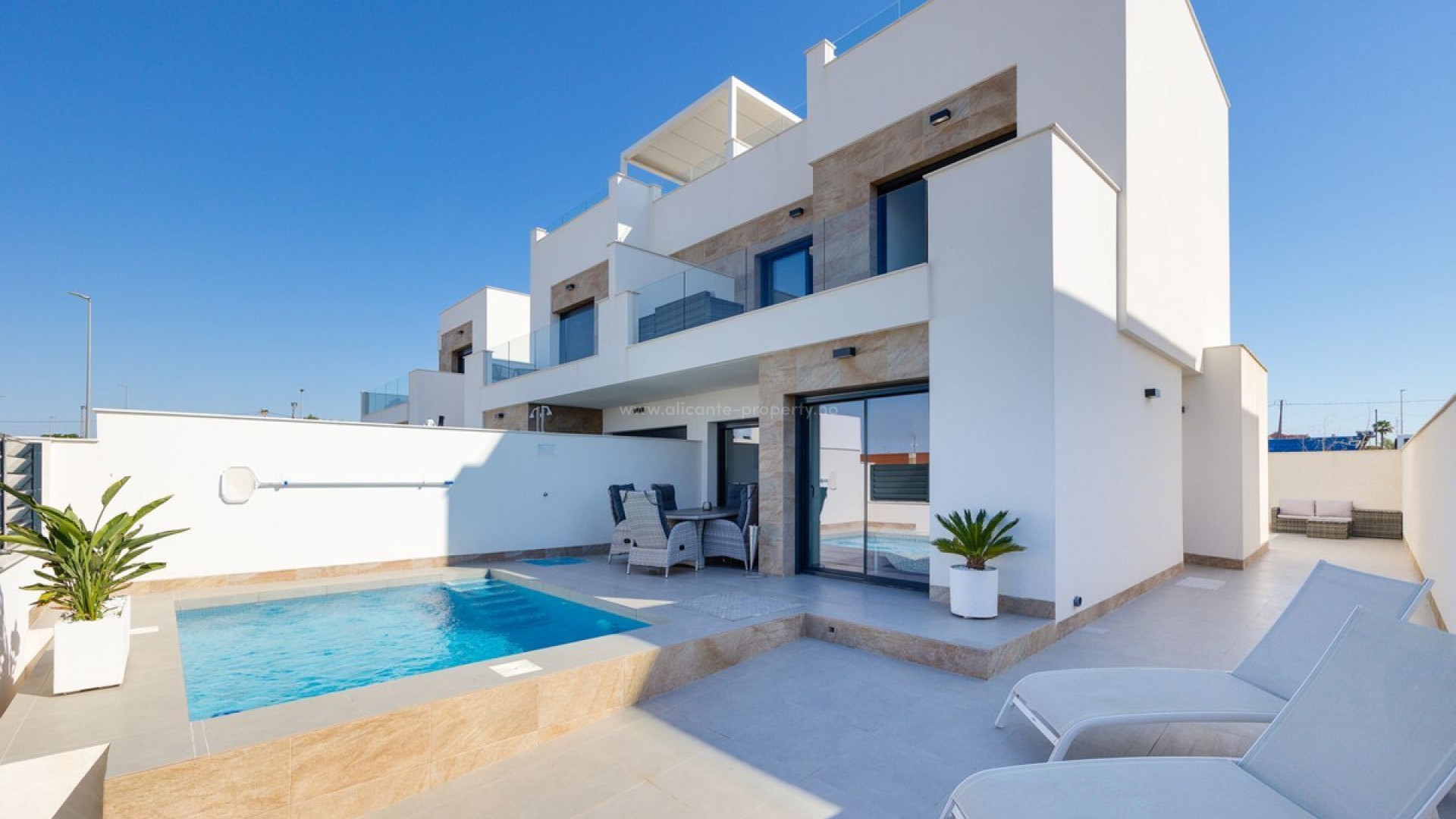 Villa in Los Montesinos Centro