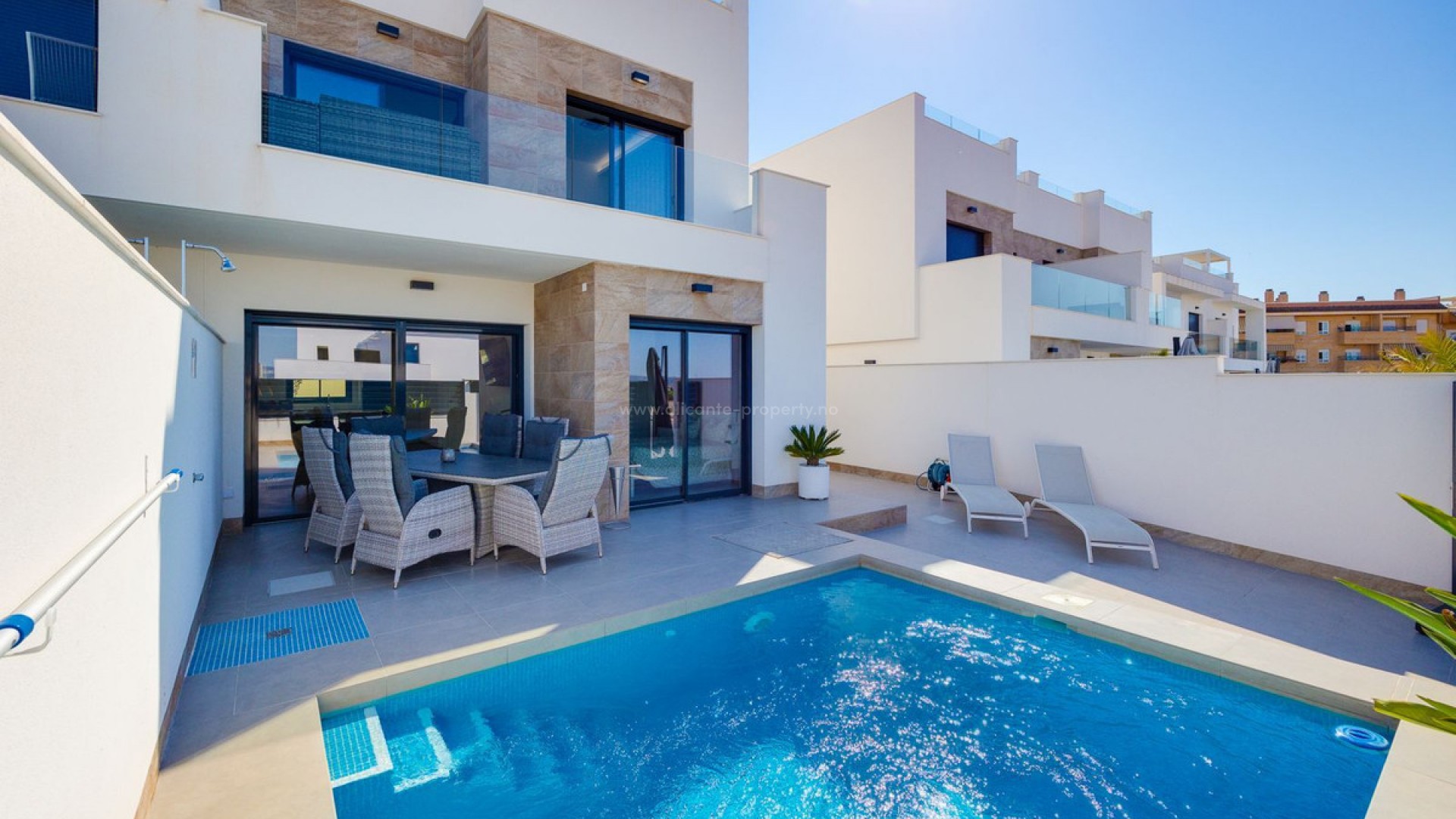 Villa in Los Montesinos Centro