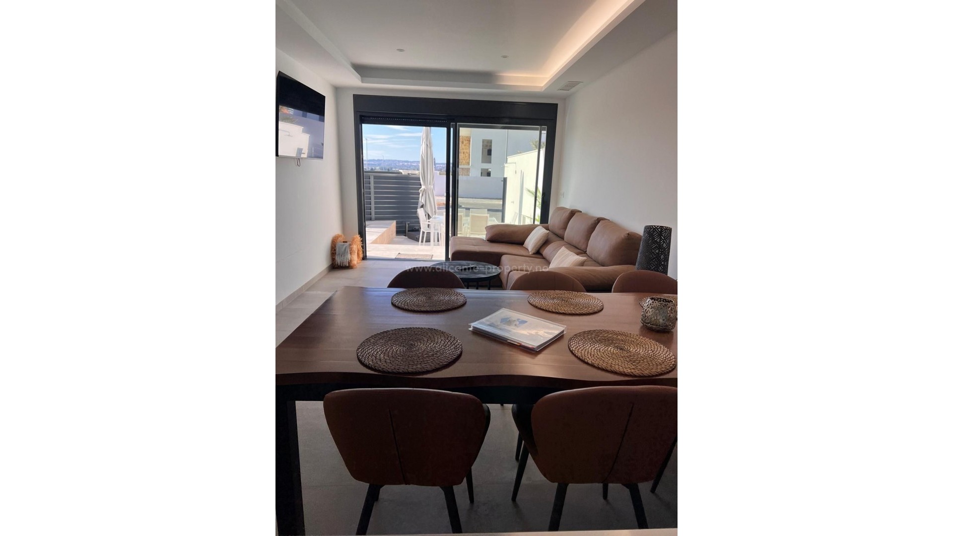 Villa in Los Montesinos Centro