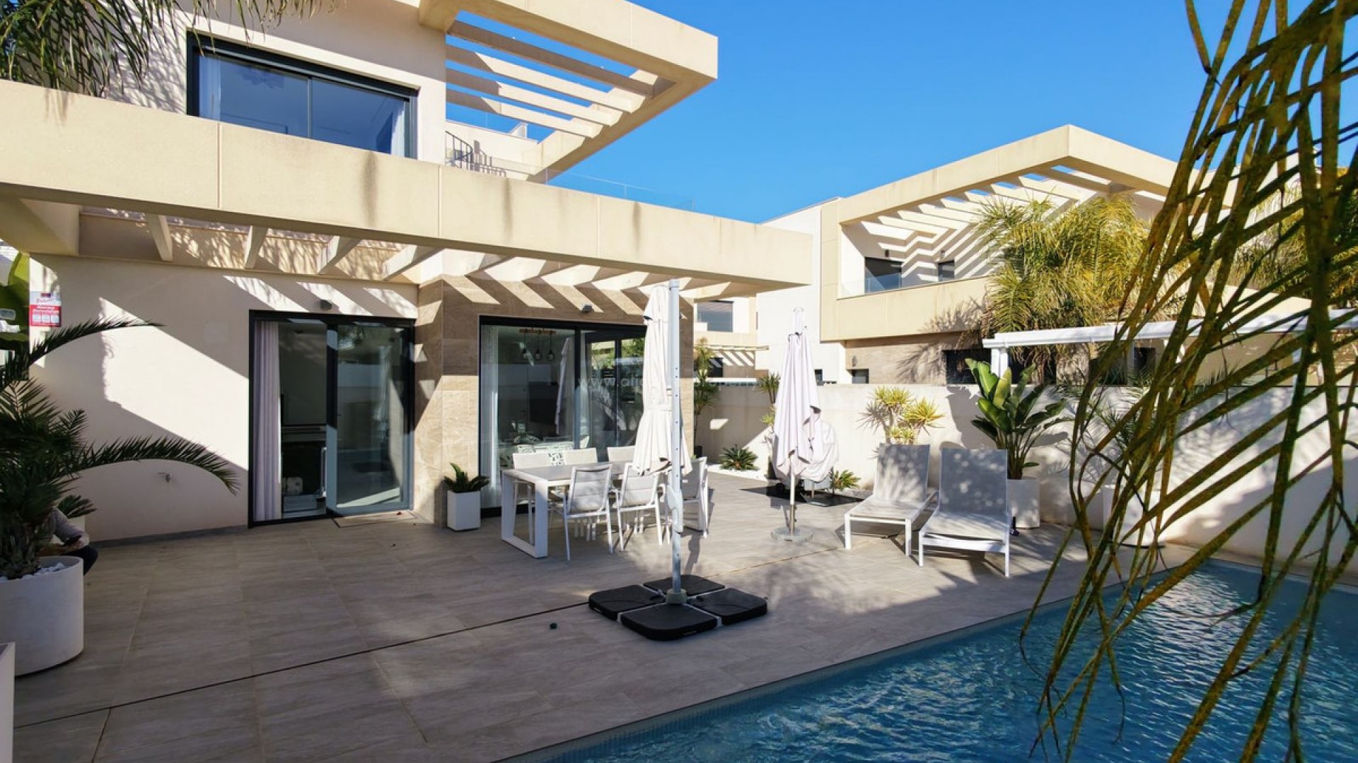 Villa in Los Montesinos Centro