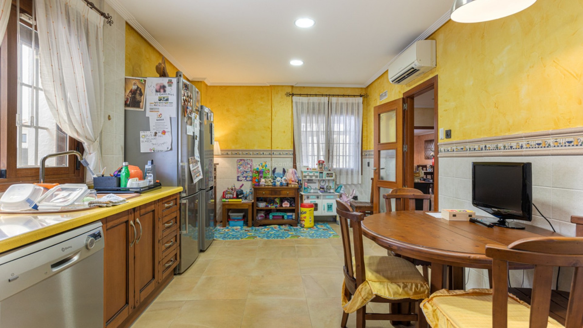 Villa in Los Montesinos Centro