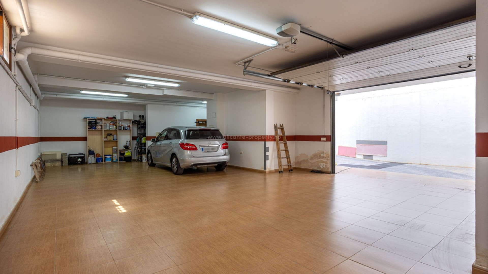 Villa in Los Montesinos Centro