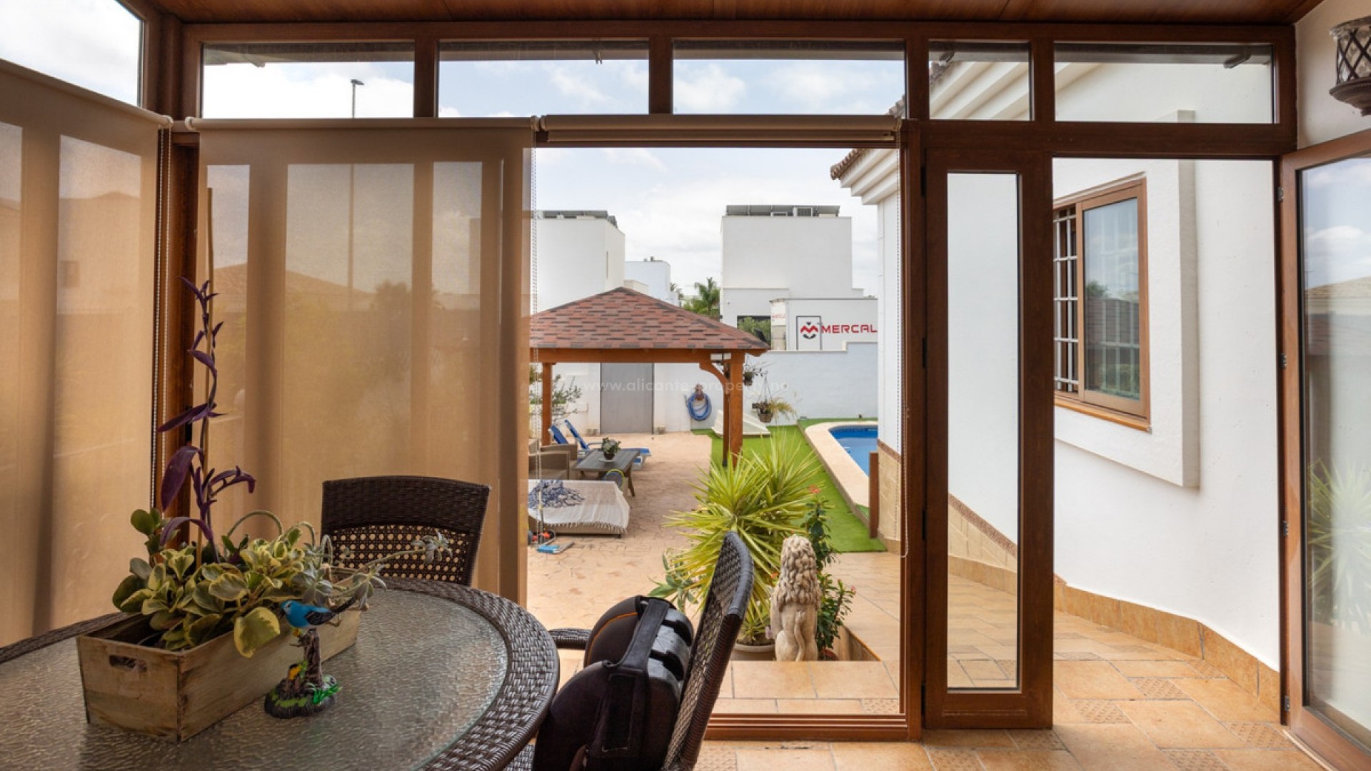 Villa in Los Montesinos Centro