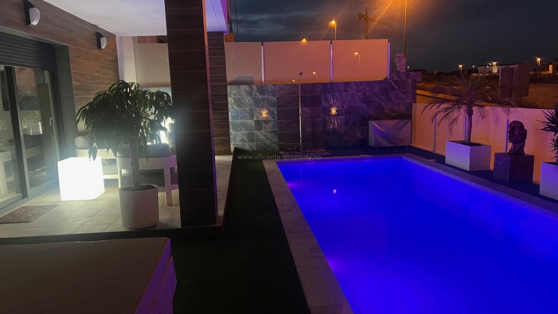 Villa in Los Montesinos Centro