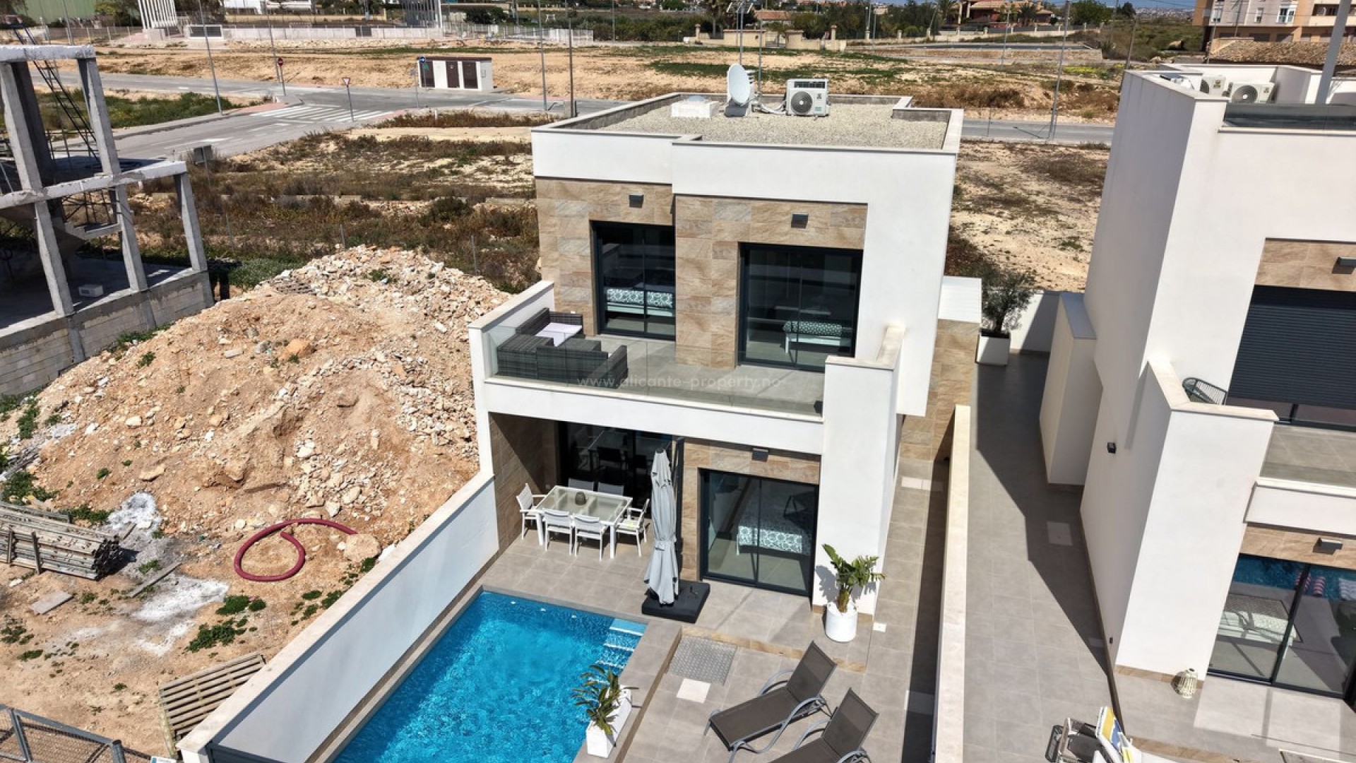 Villa in Los Montesinos Centro
