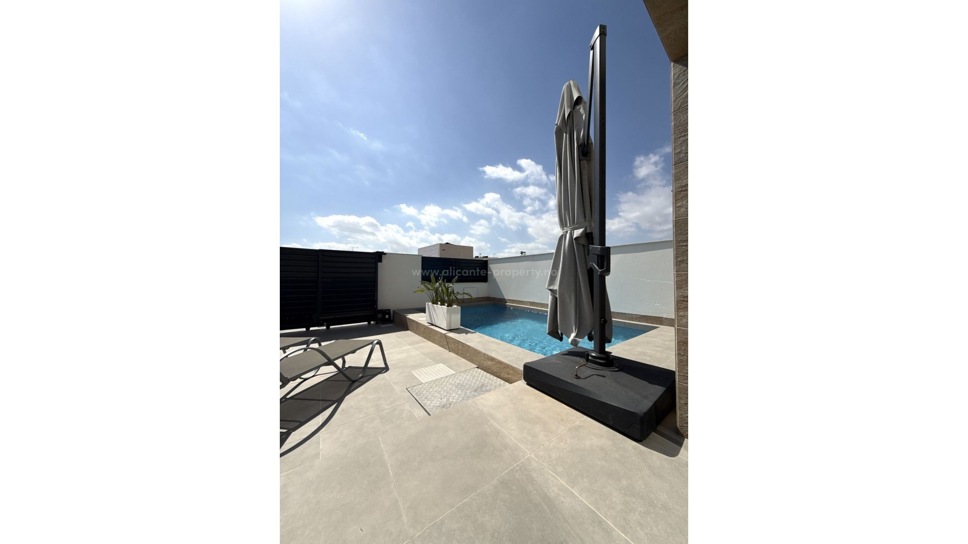 Villa in Los Montesinos Centro