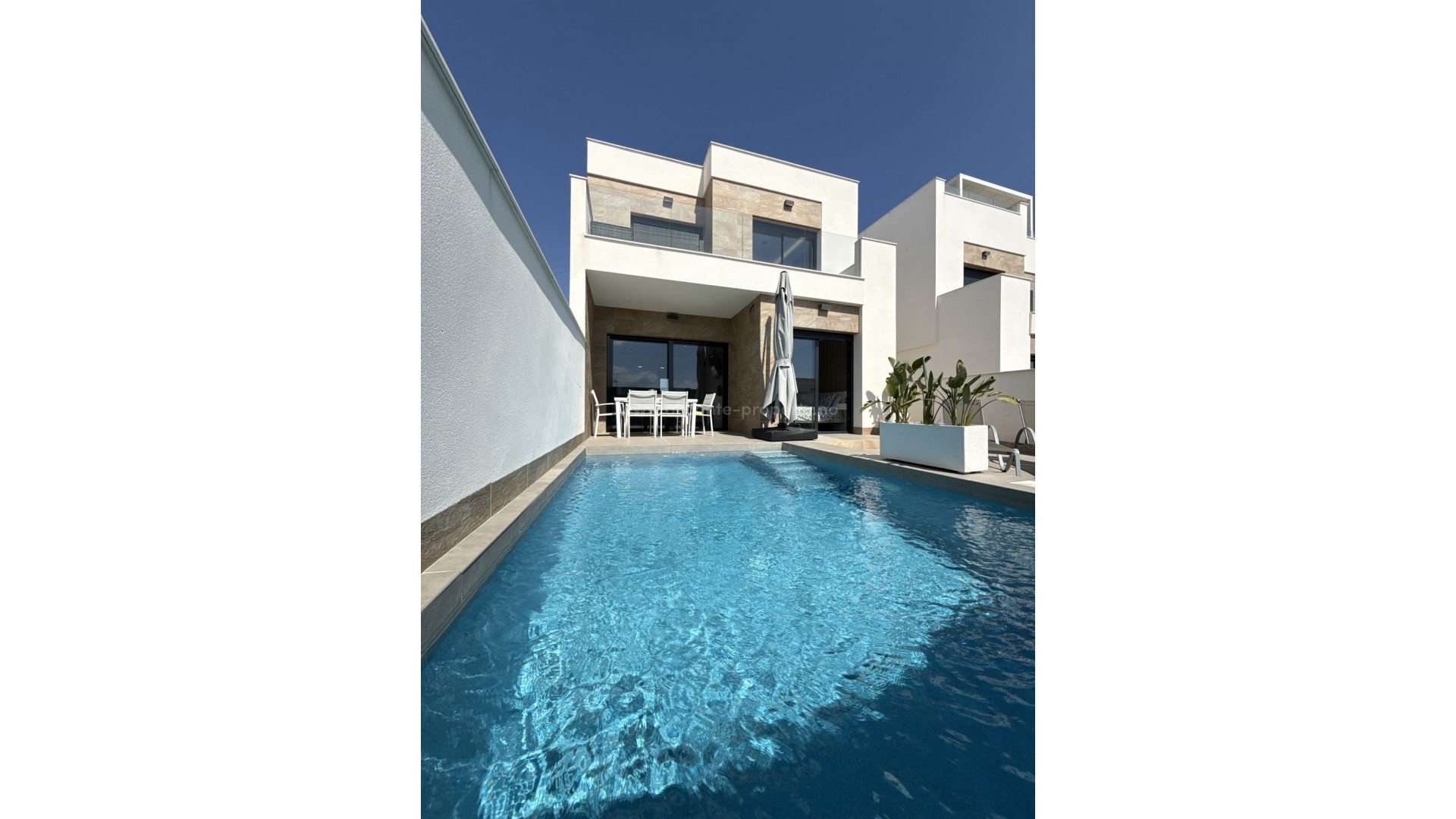Villa in Los Montesinos Centro