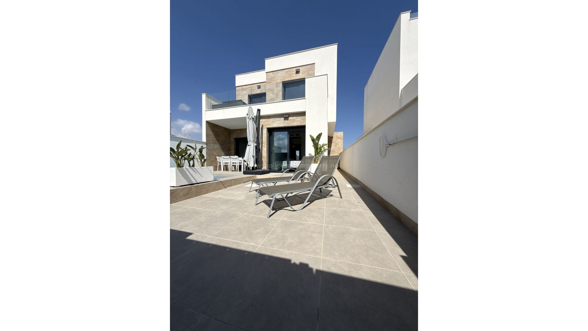 Villa in Los Montesinos Centro