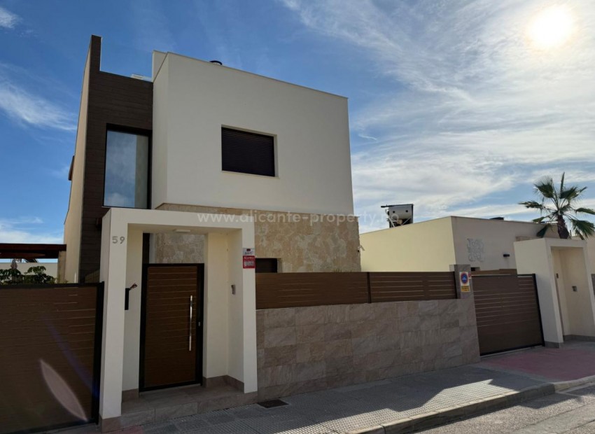 Villa in Los Montesinos Centro