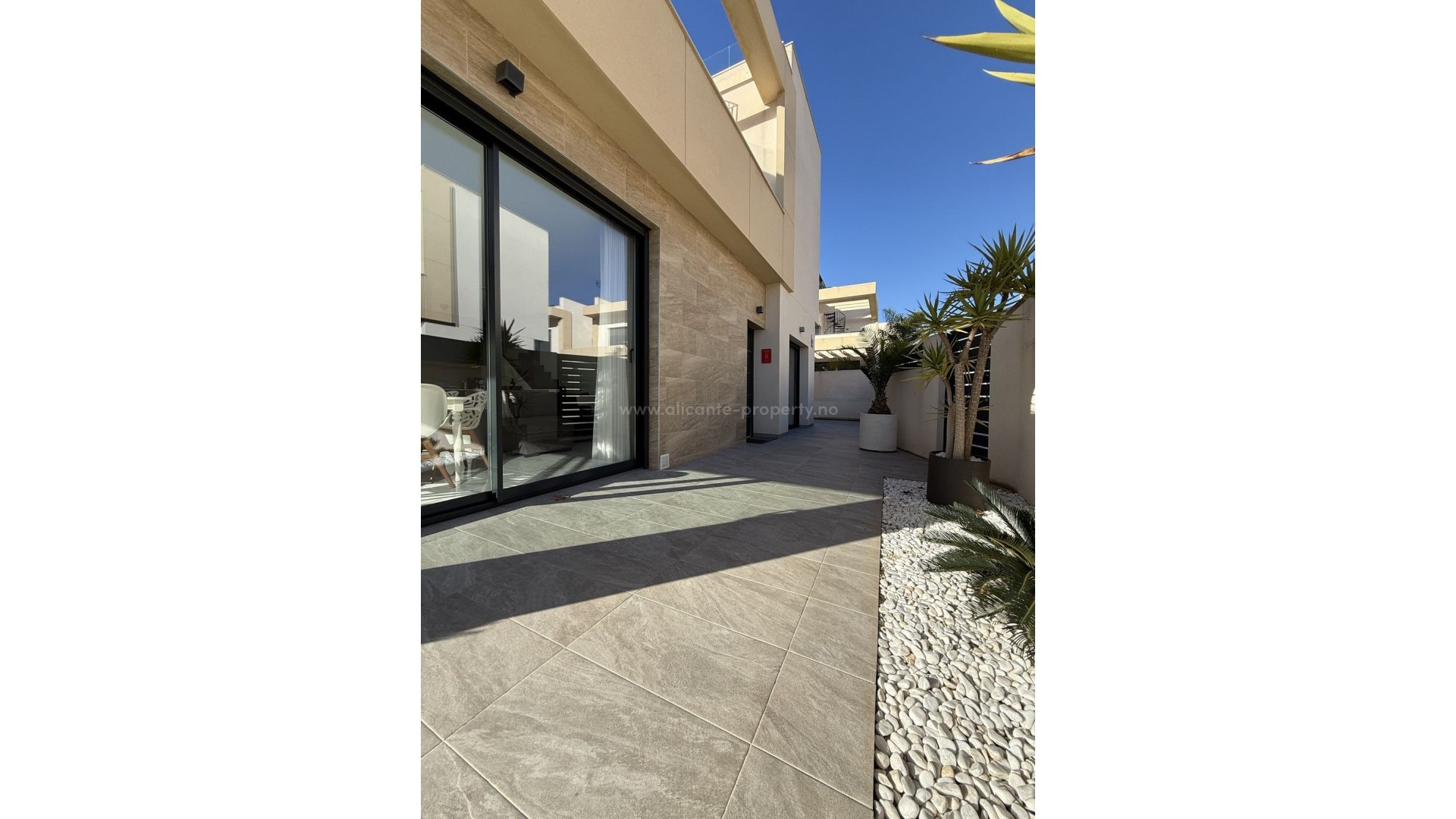 Villa in Los Montesinos Centro