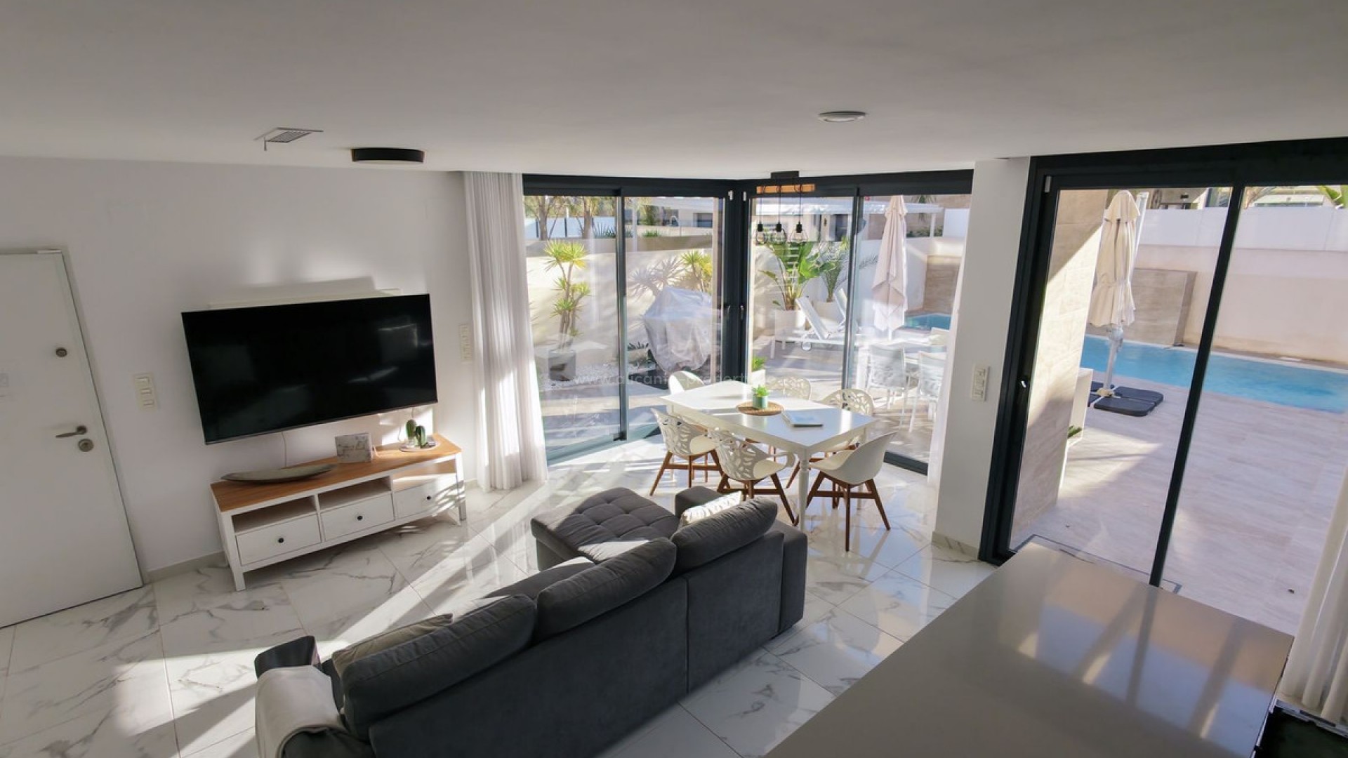 Villa in Los Montesinos Centro