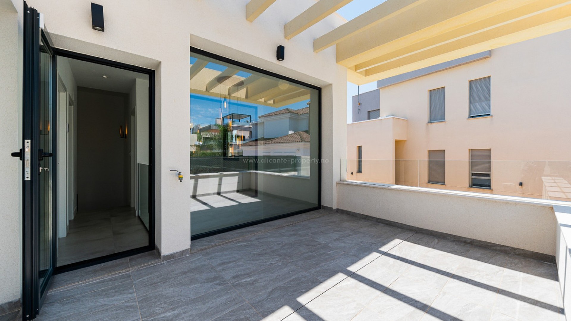 Villa in Los Montesinos Centro