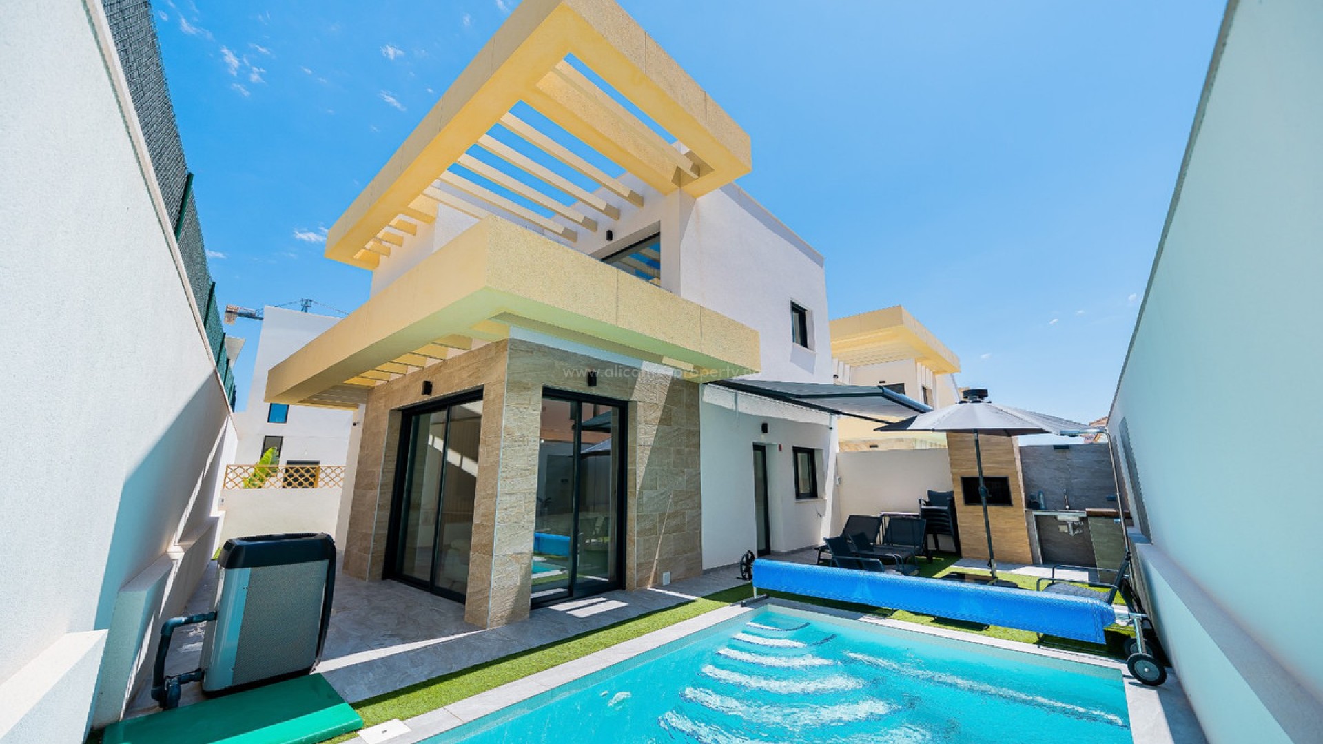 Villa in Los Montesinos Centro