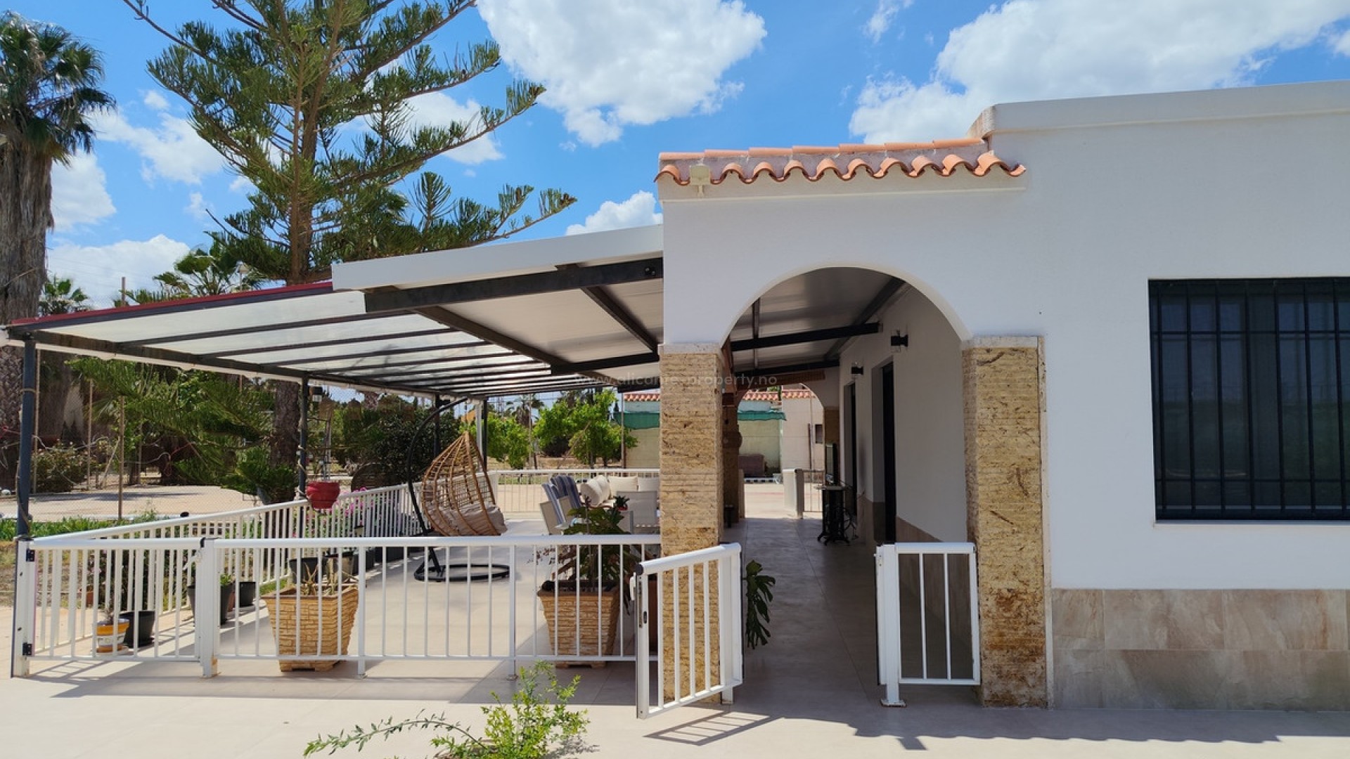 Villa in Los Montesinos Centro