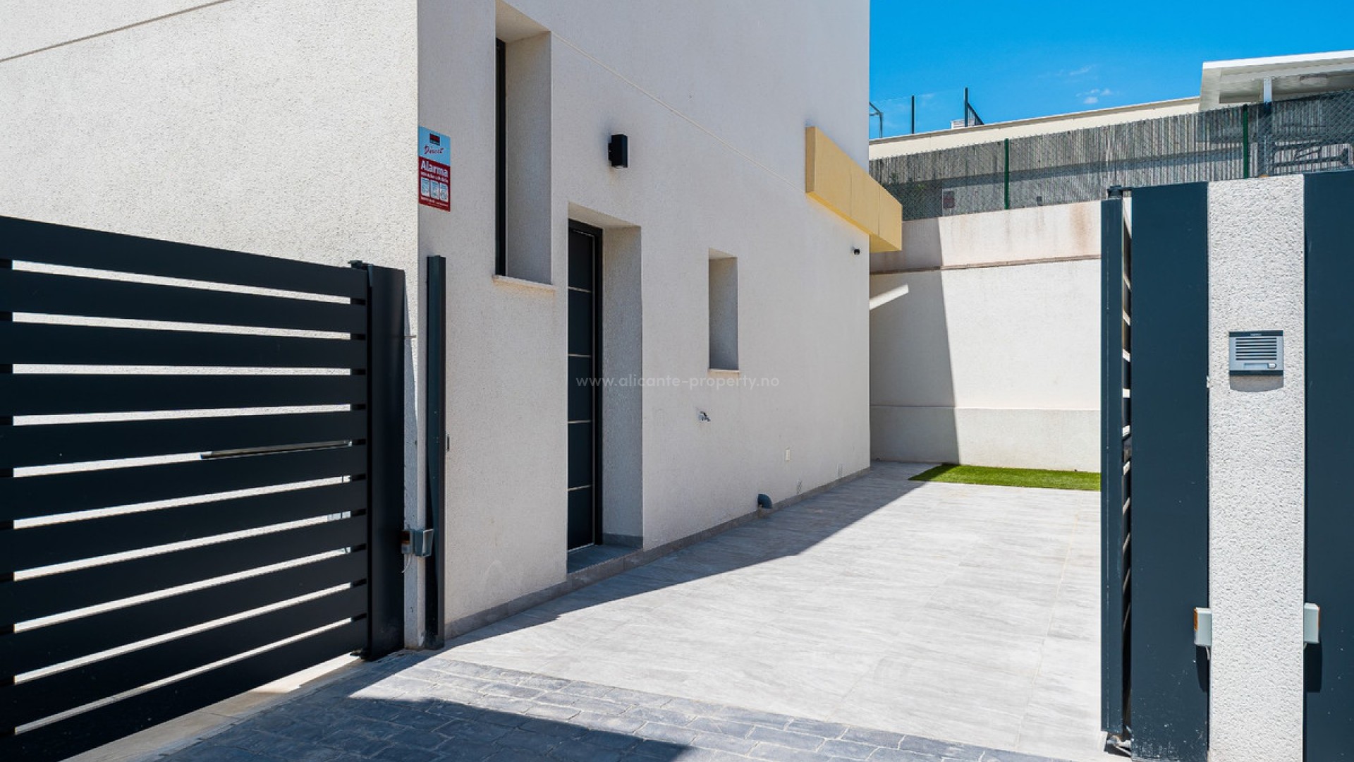 Villa in Los Montesinos Centro