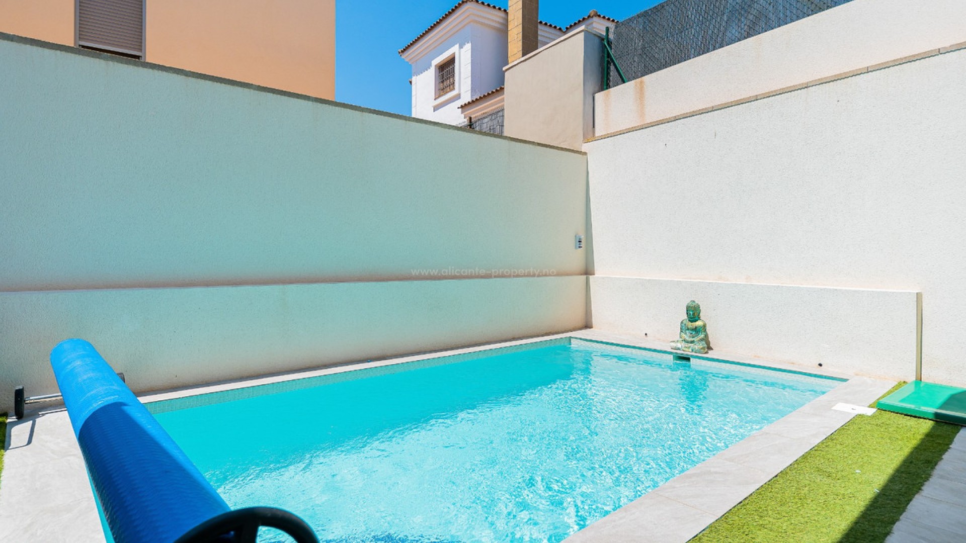 Villa in Los Montesinos Centro