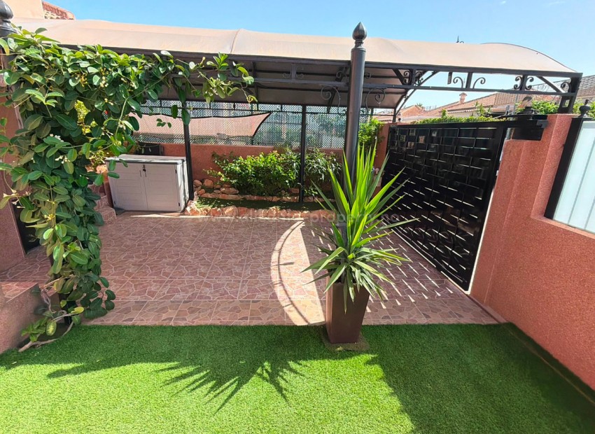 Villa in Los Montesinos Centro