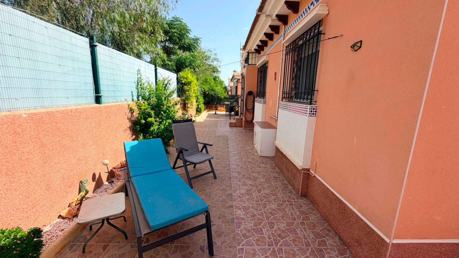 Villa in Los Montesinos Centro