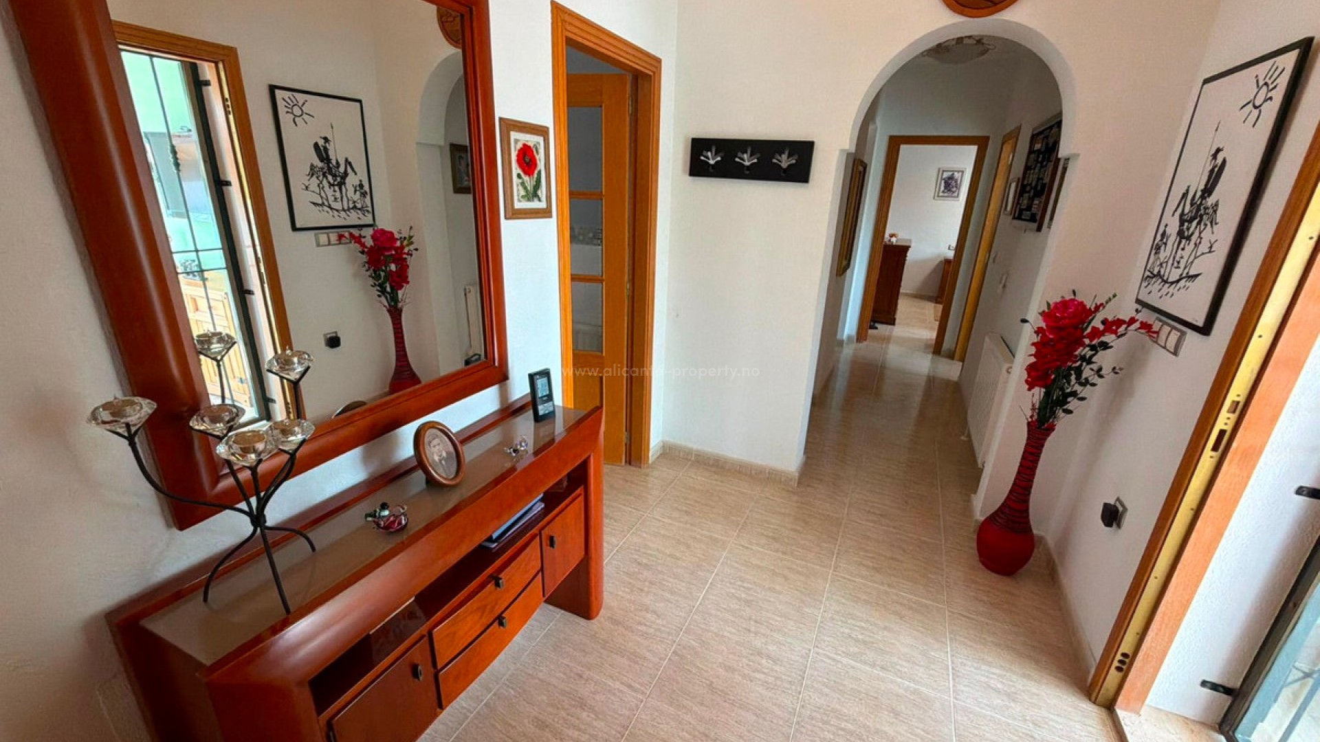 Villa in Los Montesinos Centro