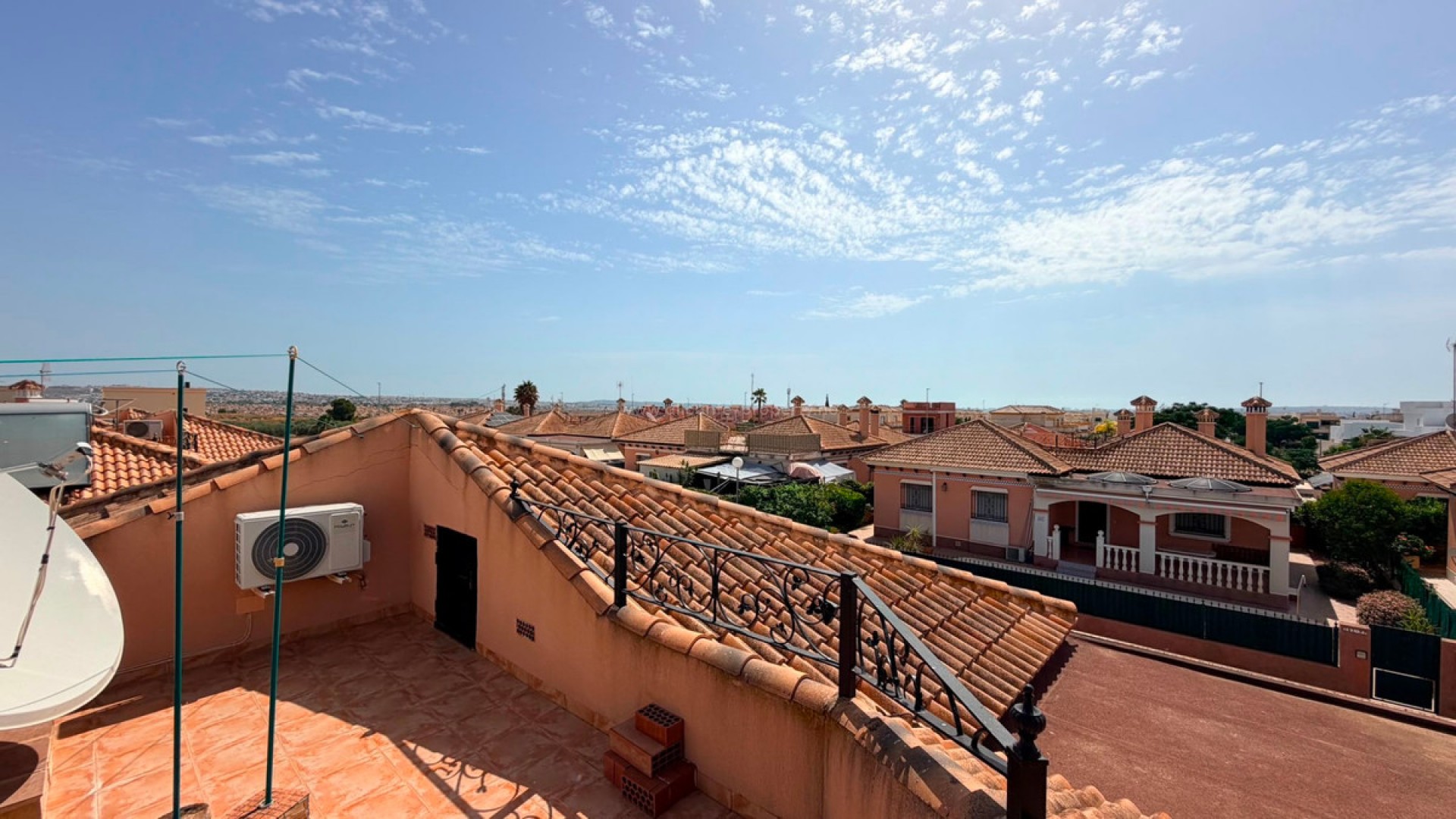 Villa in Los Montesinos Centro