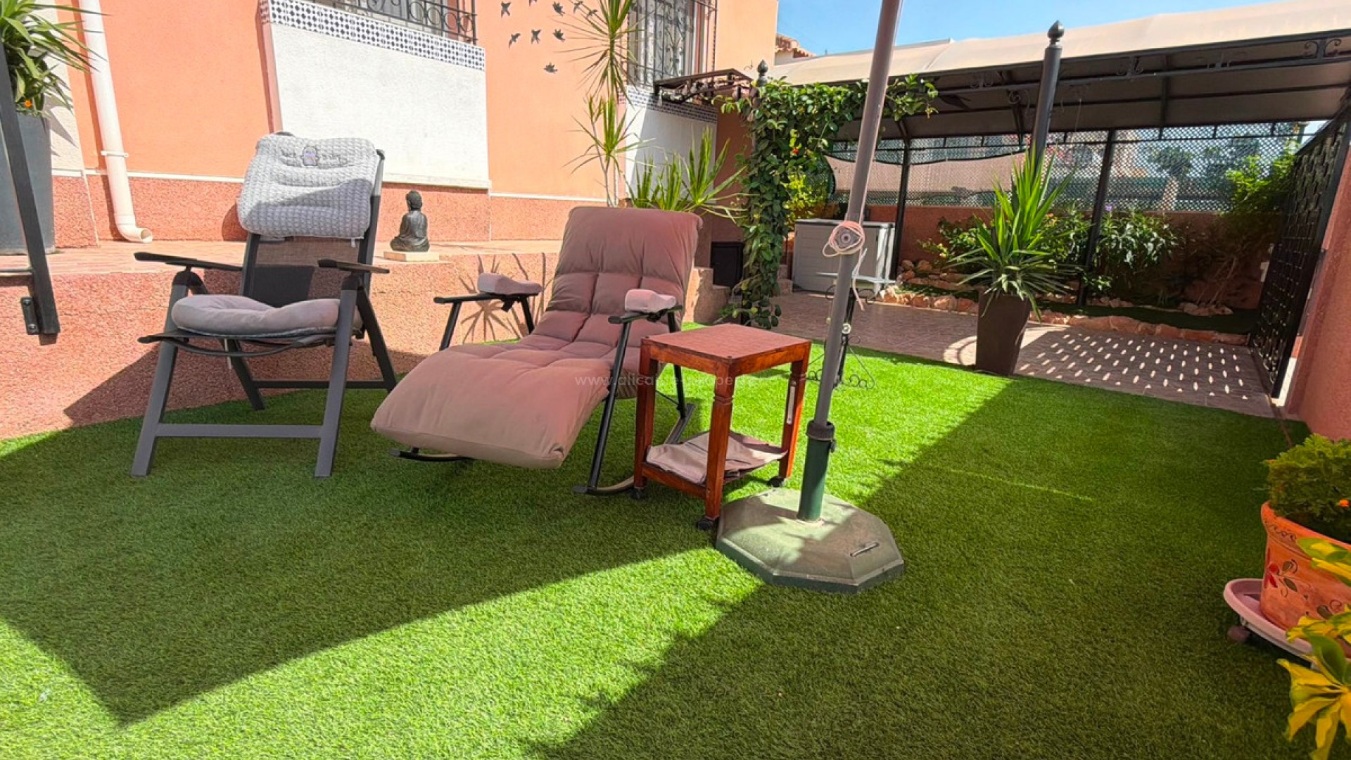 Villa in Los Montesinos Centro