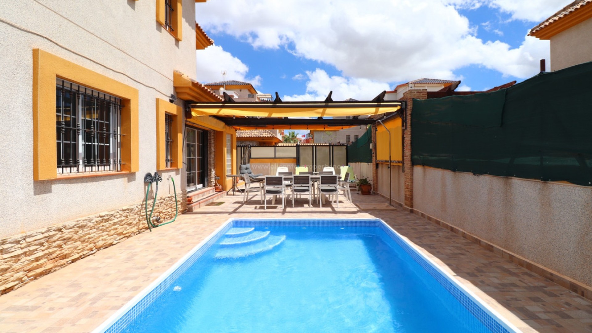 Villa in Los Montesinos Centro