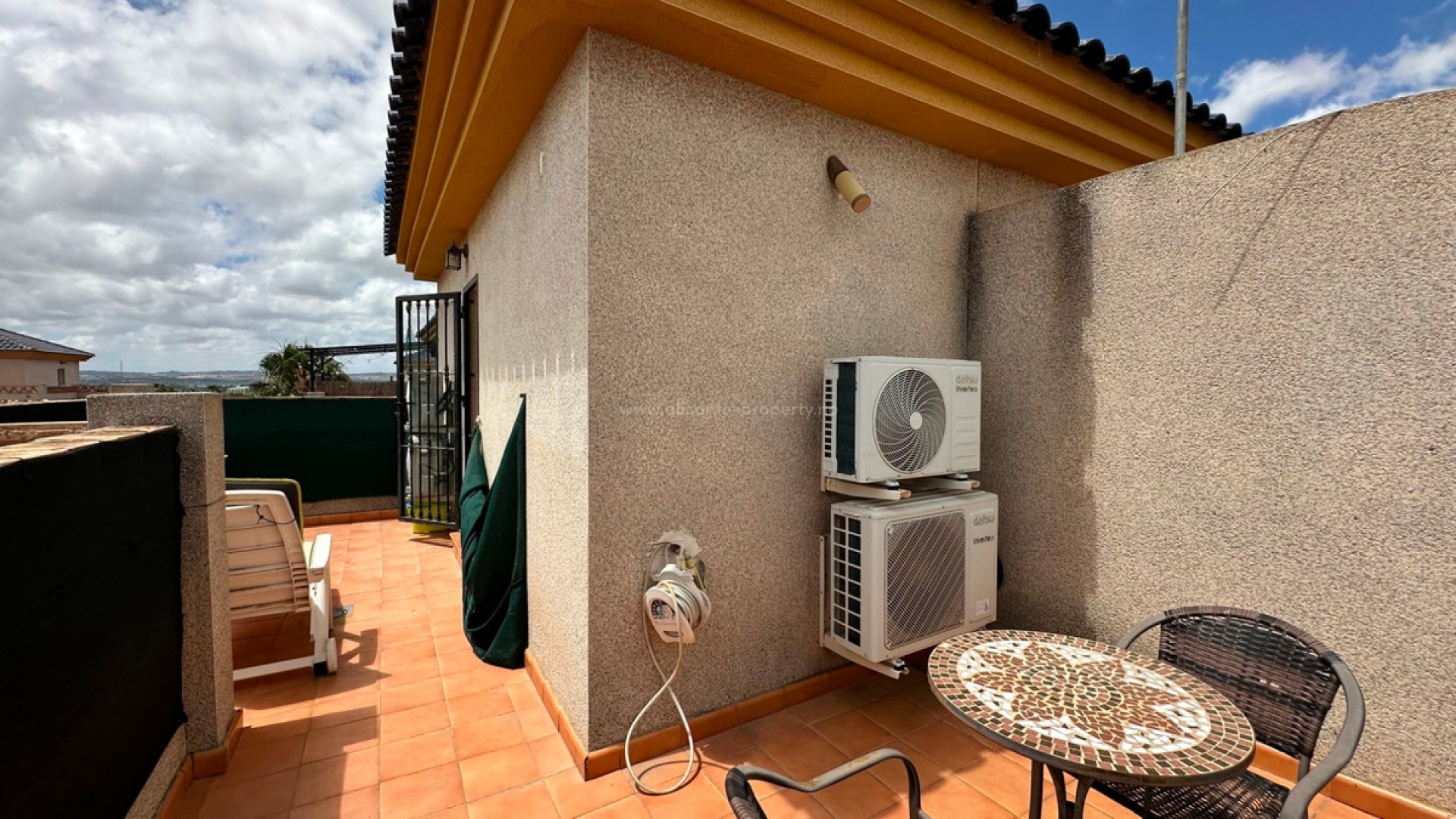 Villa in Los Montesinos Centro