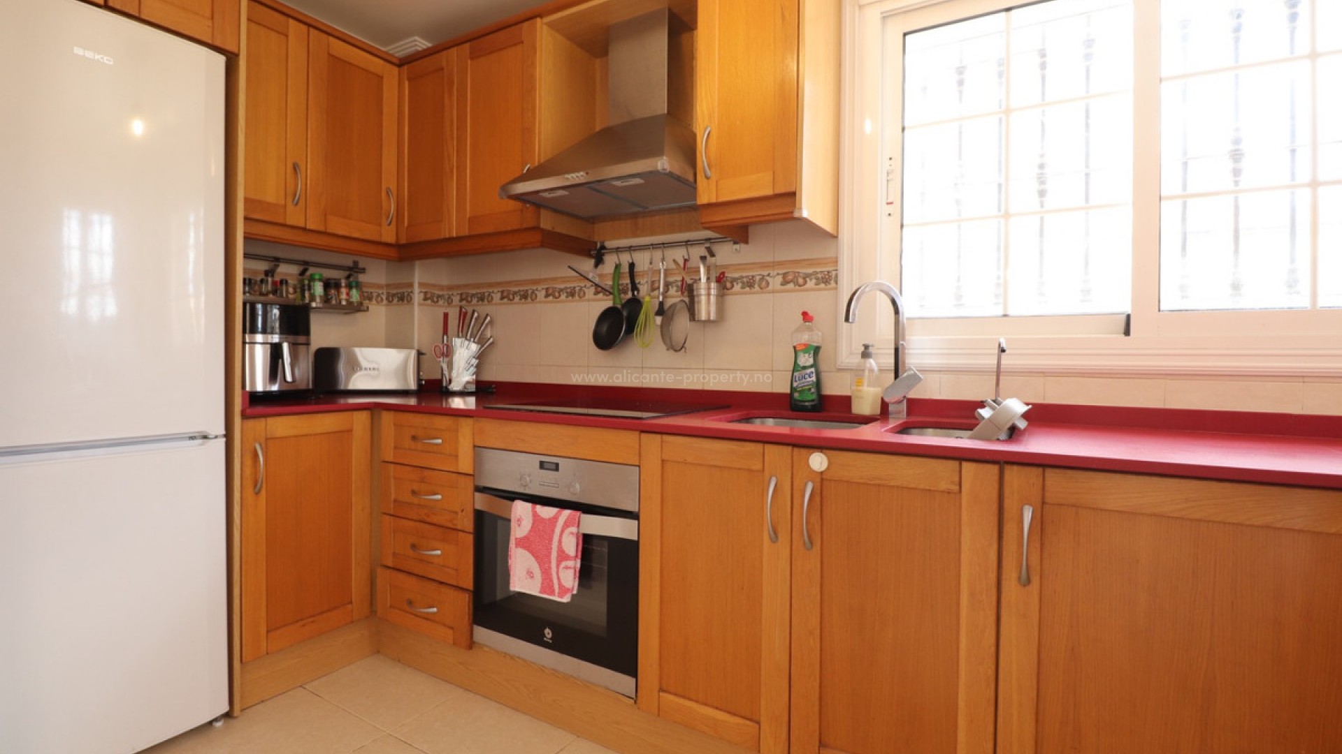 Villa in Los Montesinos Centro