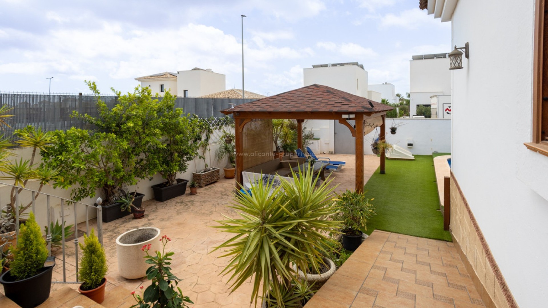 Villa in Los Montesinos Centro