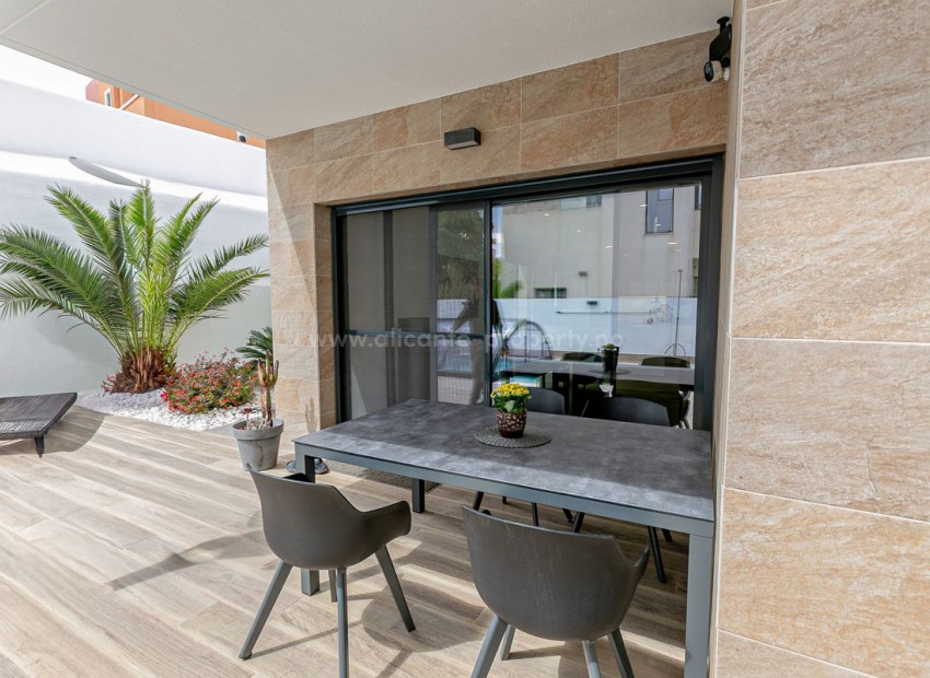 Villa in Los Montesinos Centro