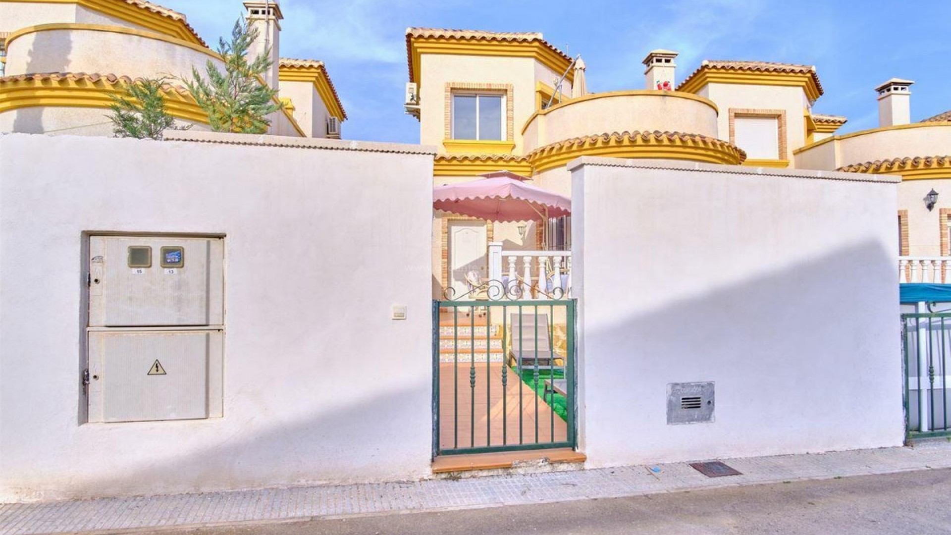 Villa in Los Montesinos Centro