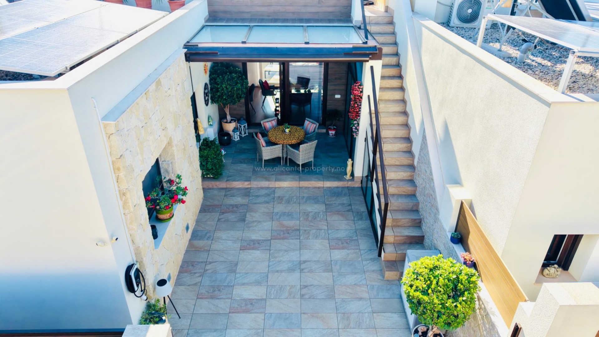 Villa in Los Montesinos Centro