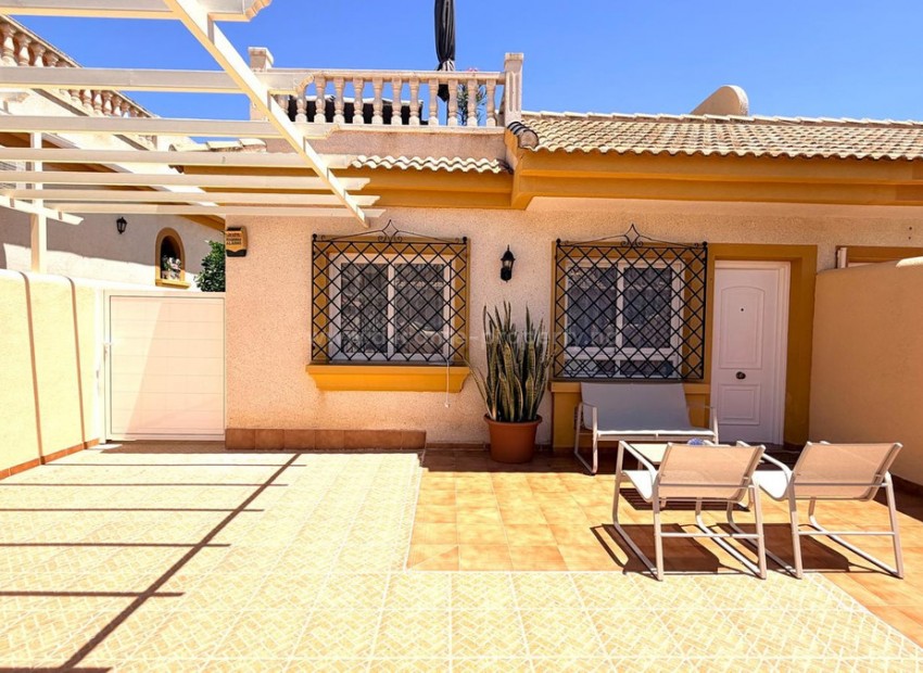 Villa in Los Montesinos Centro