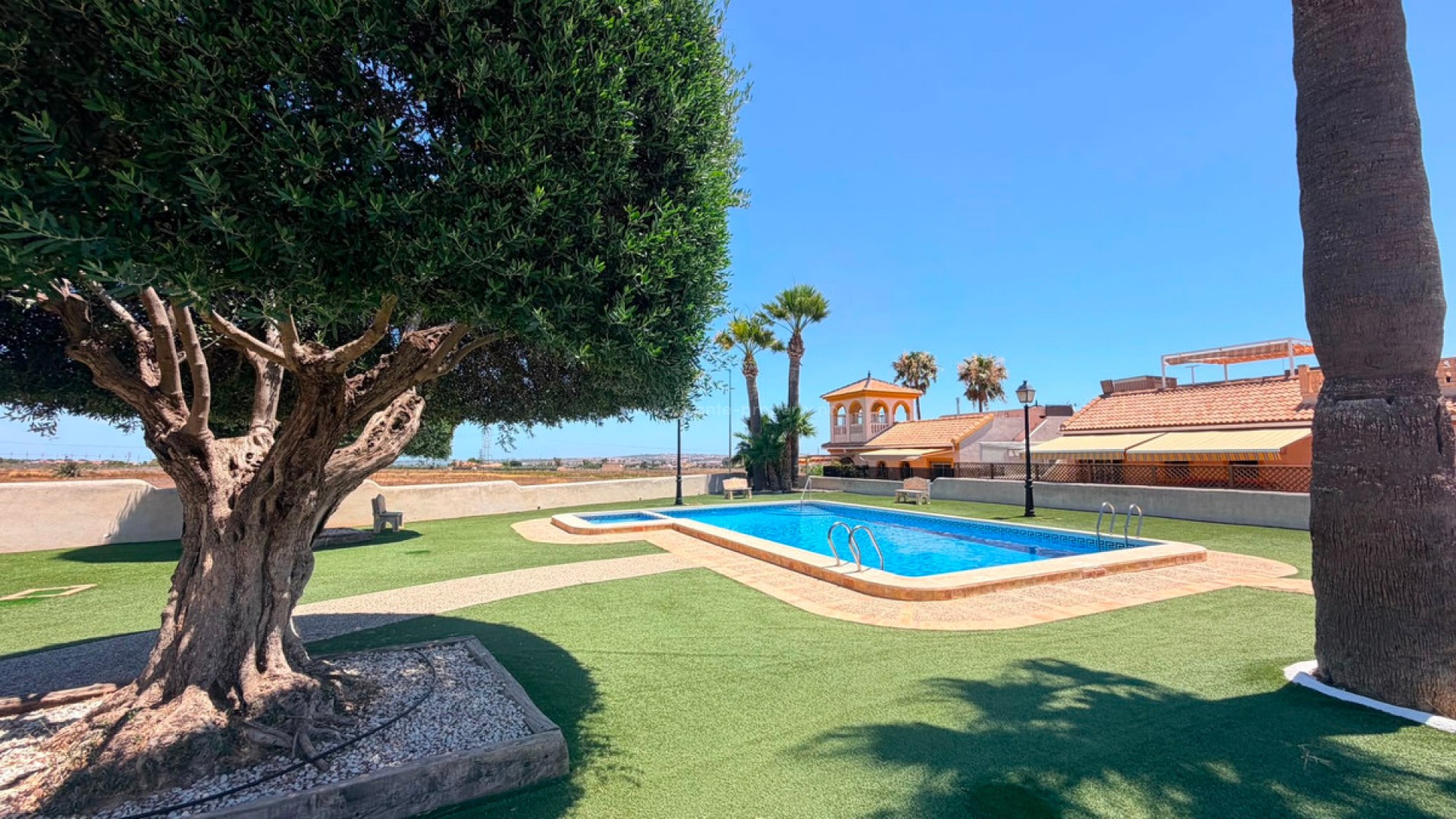 Villa in Los Montesinos Centro