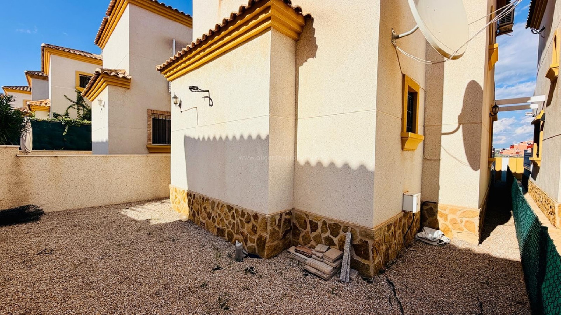 Villa in Los Montesinos Centro