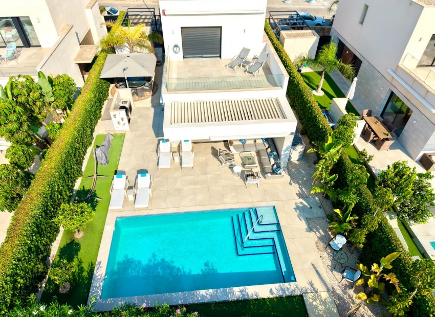 Villa in Los Montesinos - Urb. La Herrada