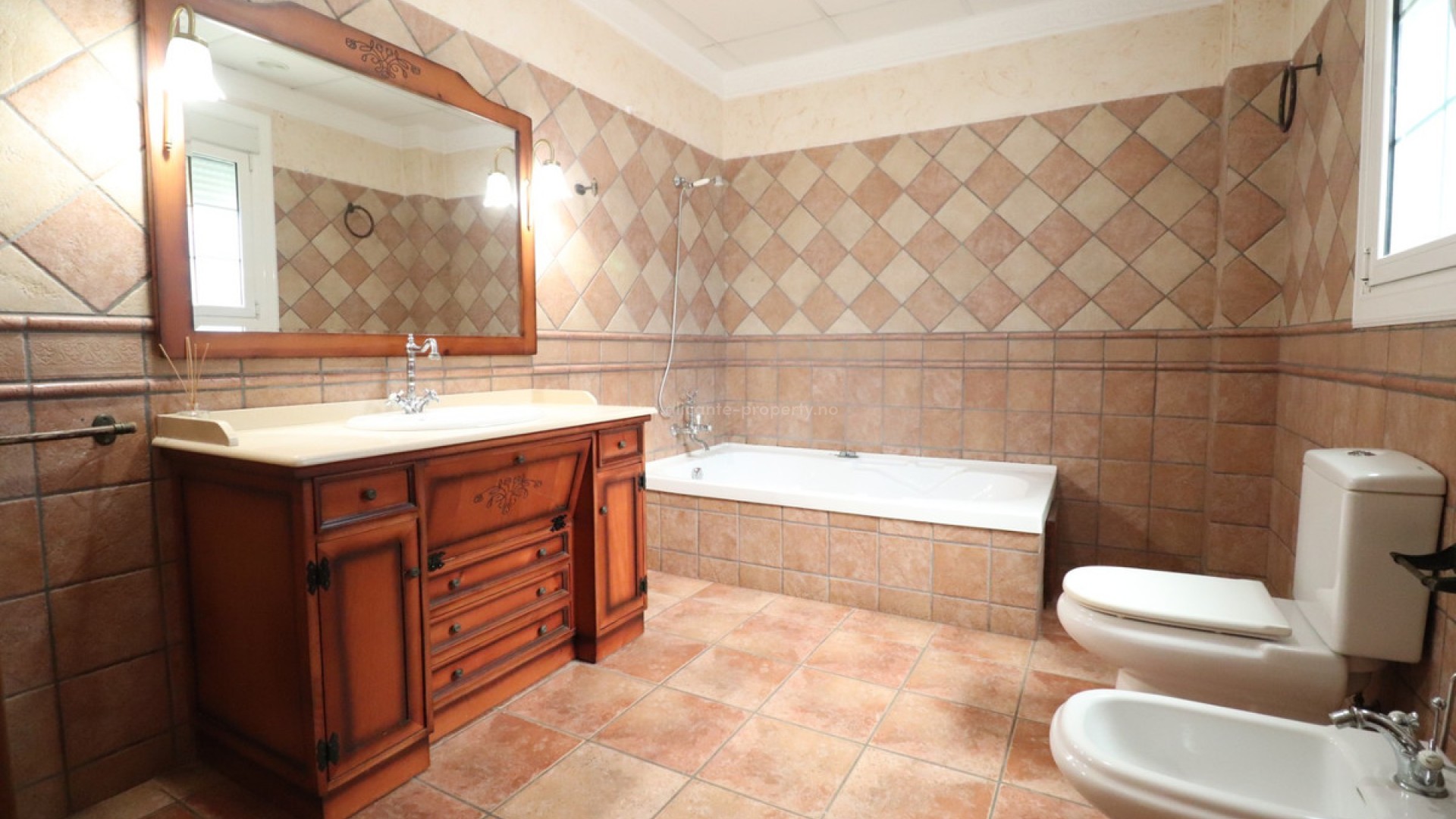 Villa in Los Palacios