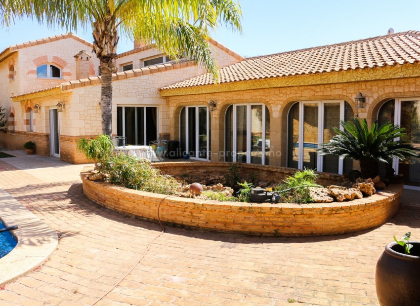 Villa in Los Urrutias