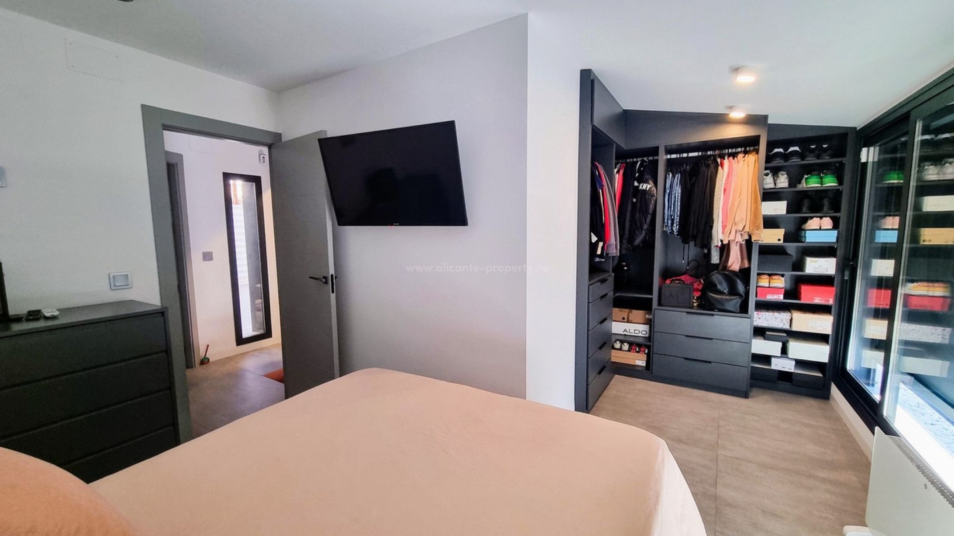 Villa in Mil Palmeras