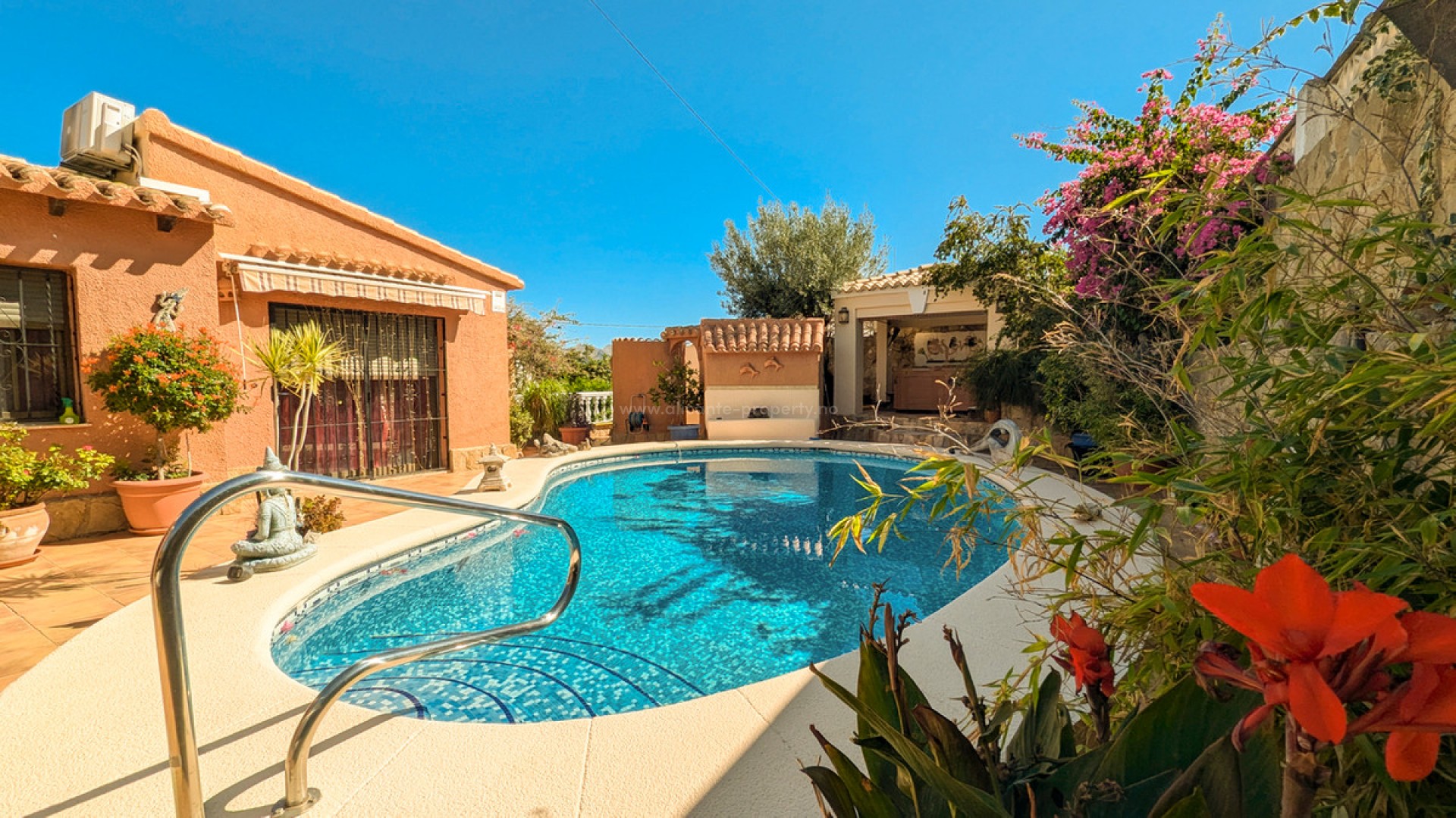 Villa in Orba Centro