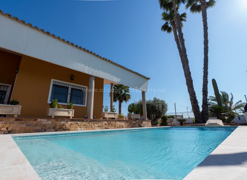 Villa in Orihuela