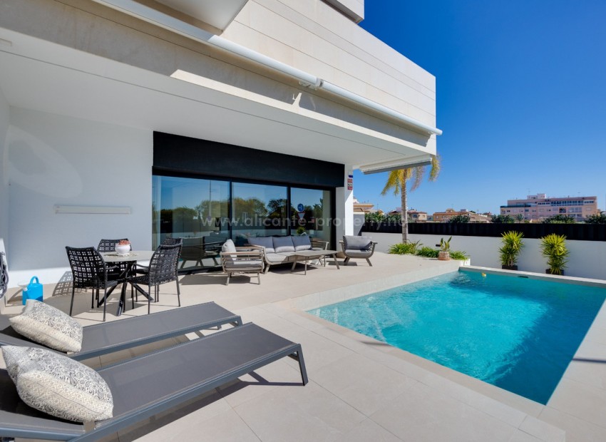 Villa in Pilar de la Horadada Centro