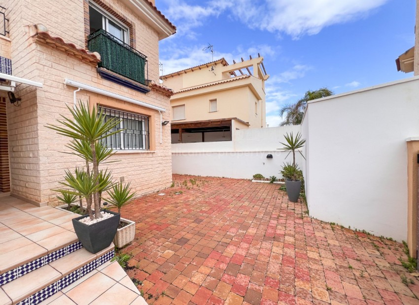 Villa in Pilar de la Horadada Centro